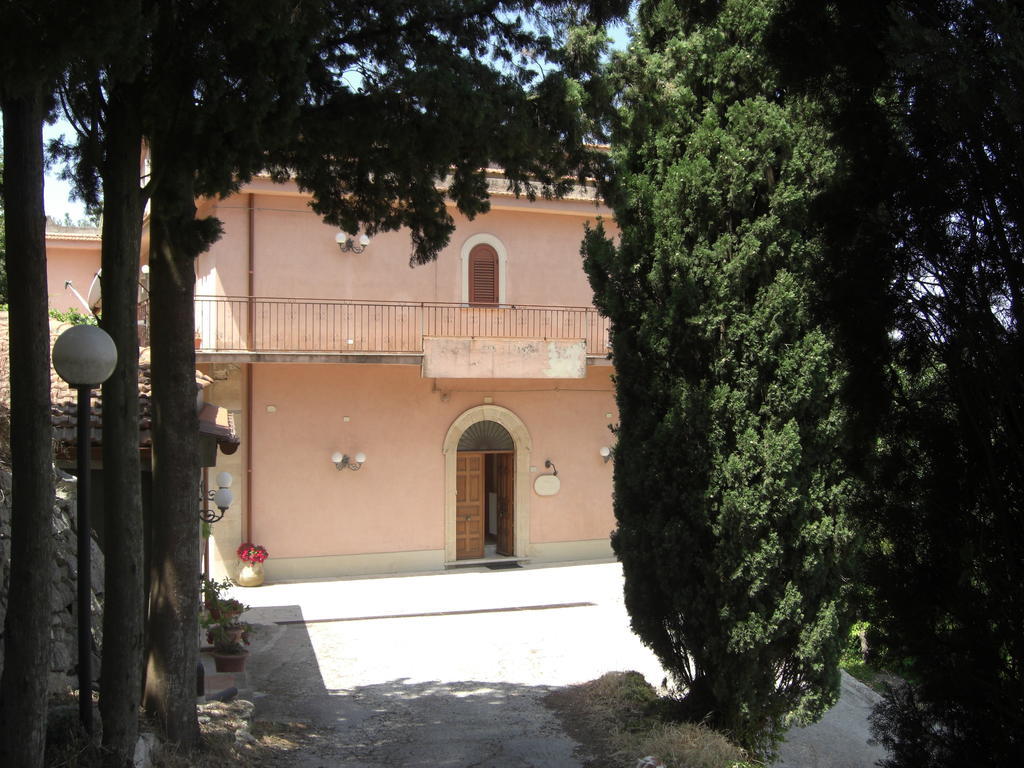 Albergo Villa Nobile Chiaramonte Gulfi Kültér fotó