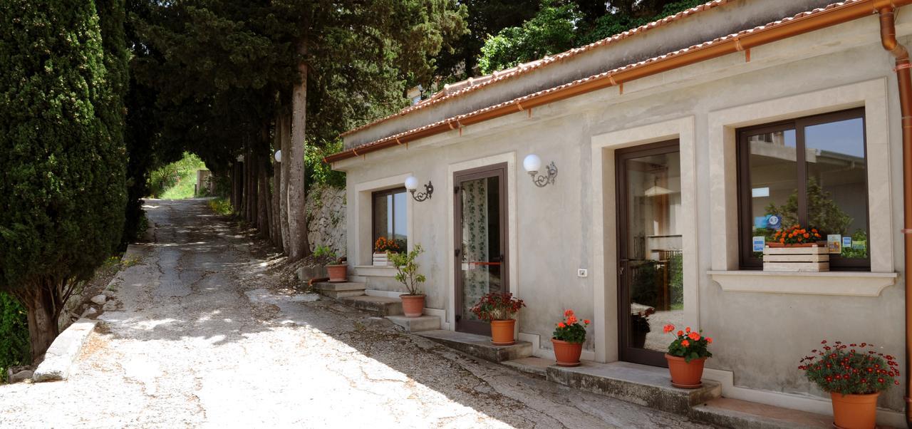 Albergo Villa Nobile Chiaramonte Gulfi Kültér fotó
